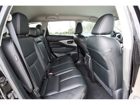 Used 2023 Nissan Murano SV image 10