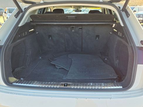 Used 2019 Audi e-tron Premium Plus image 16