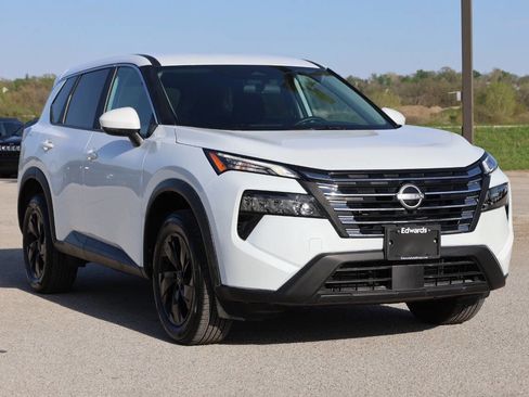 Used 2025 Nissan Rogue SV AWD/4WD image 4