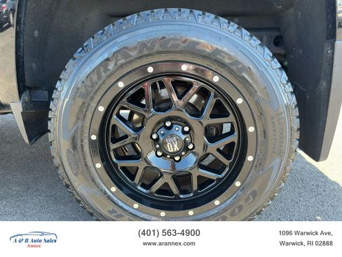 Used 2018 GMC Canyon SLE w/ SLE Convenience Package image 27