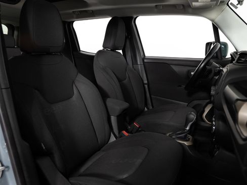 Used 2017 Jeep Renegade Latitude w/ Trailer Tow Group AWD/4WD image 27