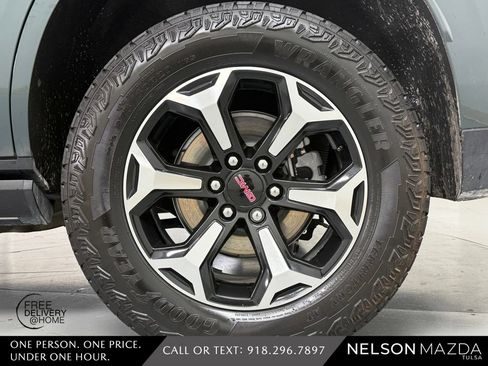 Used 2025 GMC Yukon AT4 w/ AT4 Premium Plus Package AWD/4WD image 14