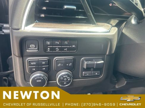 Used 2025 Chevrolet Suburban Z71 w/ Comfort Package AWD/4WD image 7