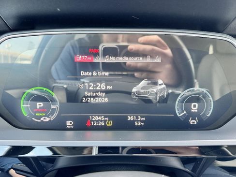 Used 2022 Audi e-tron Premium Plus w/ Premium Plus Package image 14