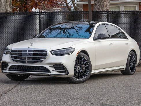 Used 2023 Mercedes-Benz S 580 4MATIC Sedan image 3