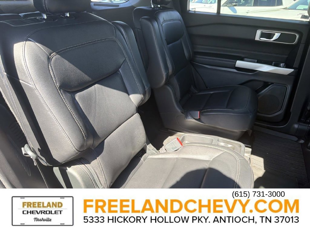 Used 2021 Ford Explorer XLT w/ Equipment Group 202A AWD/4WD image 23