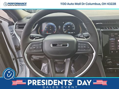 New 2025 Jeep Grand Cherokee Altitude image 21