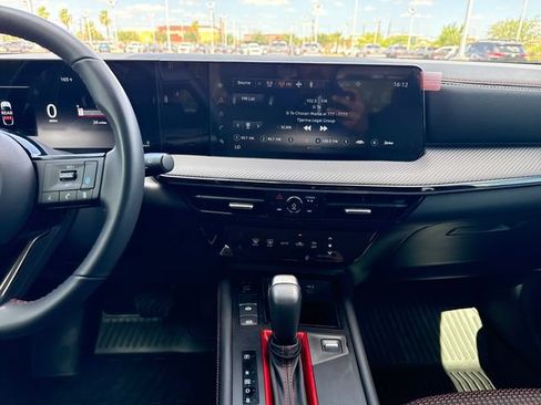 Certified 2025 Nissan Kicks SR FWD image 18