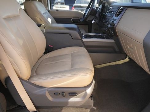 Used 2011 Ford F250 Lariat w/ Lariat Interior Pkg image 18