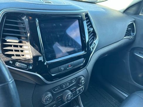 Used 2019 Jeep Cherokee Limited AWD/4WD image 10