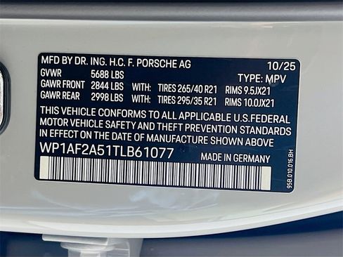 New 2026 Porsche Macan GTS image 34