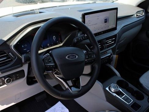 New 2024 Ford Escape SE w/ PHEV Premium Package image 16