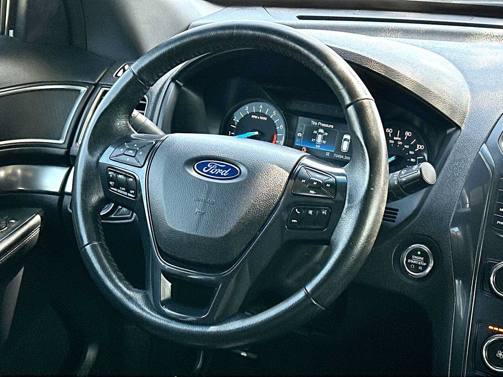 Used 2018 Ford Explorer XLT AWD/4WD image 27