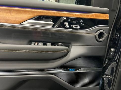 New 2025 Jeep Grand Wagoneer Series III w/ HD Trailer Tow Package image 19