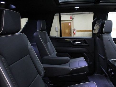 New 2026 GMC Yukon Elevation w/ Elevation Premium Package AWD/4WD image 14