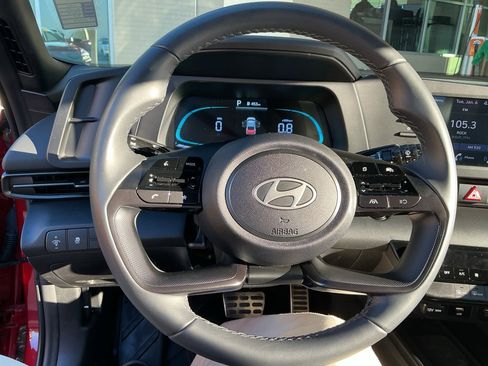 Certified 2025 Hyundai Elantra Sport image 9