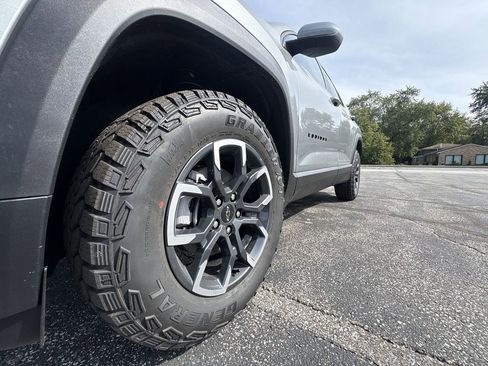 New 2026 Chevrolet Equinox ACTIV AWD/4WD image 18