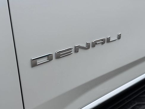 Used 2022 GMC Yukon Denali AWD/4WD image 10