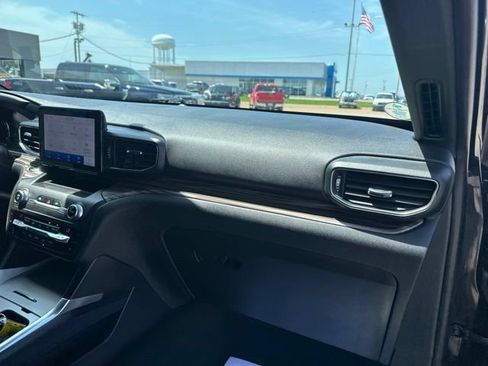 Used 2020 Ford Explorer Limited RWD image 11