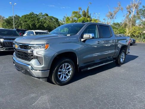 Used 2025 Chevrolet Silverado 1500 LT image 3
