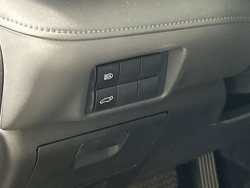 Used 2026 Toyota Highlander XLE AWD/4WD image 14