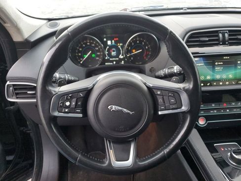 Used 2020 Jaguar F-PACE Prestige image 16