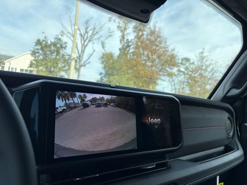 New 2026 Jeep Wrangler Unlimited Rubicon w/ Xtreme 35 Tire Package image 17