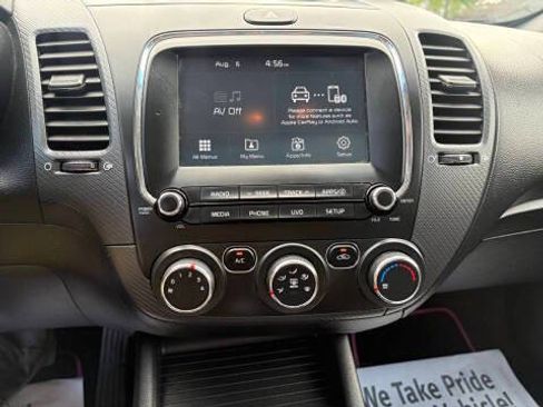 Used 2017 Kia Forte S image 10