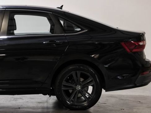 Used 2022 Volkswagen Jetta SE w/ Panoramic Sunroof Package FWD image 20