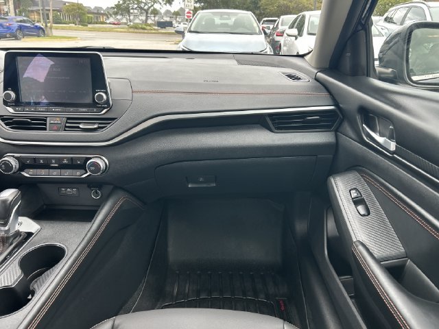 Used 2020 Nissan Altima 2.5 SR w/ Premium Package FWD image 15