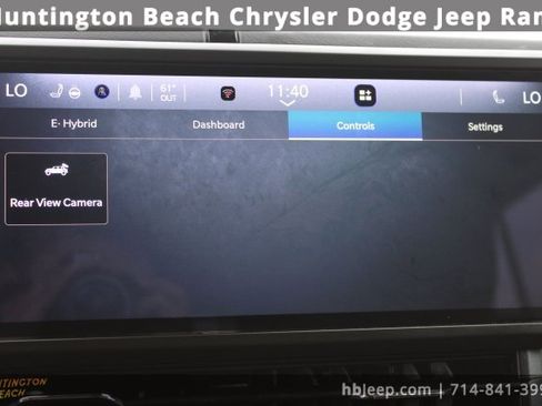 Used 2024 Jeep Wrangler Unlimited Sahara image 25