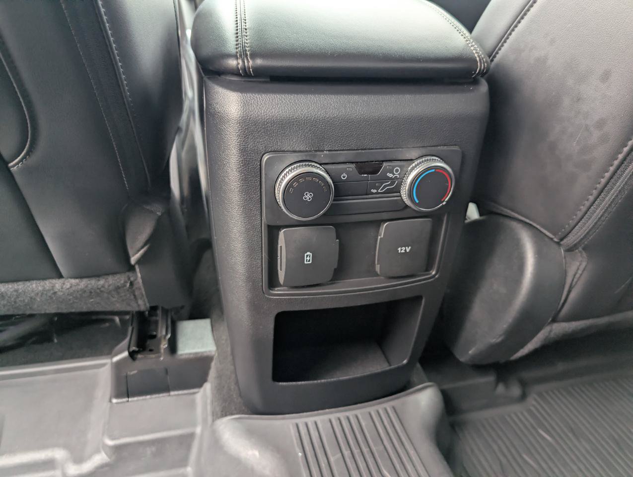 Used 2021 Ford Explorer XLT w/ Equipment Group 202A AWD/4WD image 36