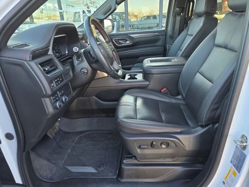 Used 2023 Chevrolet Suburban RST w/ Luxury Package image 15