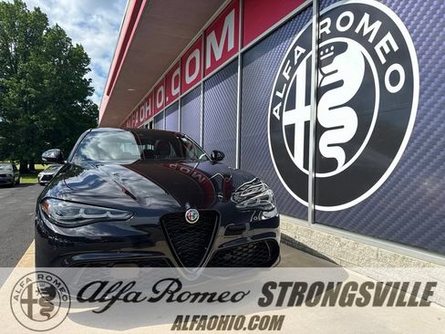 Used 2024 Alfa Romeo Giulia Veloce AWD/4WD image 1