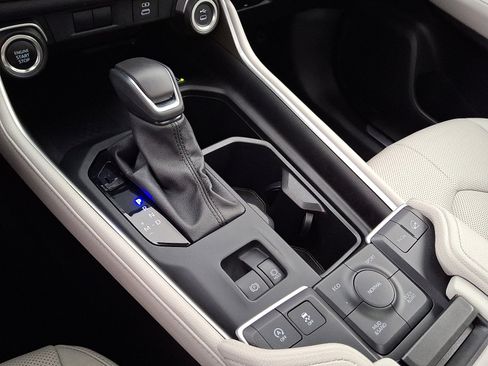 Certified 2025 Toyota Grand Highlander AWD image 16