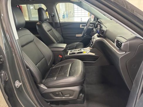 Used 2023 Ford Explorer XLT w/ Equipment Group 202A image 16