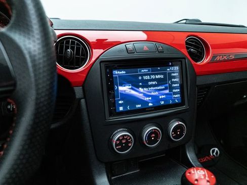 Used 2015 MAZDA MX-5 Miata Club RWD image 25