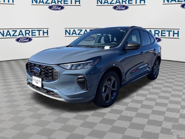 Used 2024 Ford Escape ST-Line w/ Tech Pack #1 AWD/4WD image 3