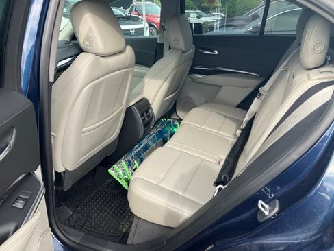 Used 2019 Cadillac XT4 Luxury FWD image 4