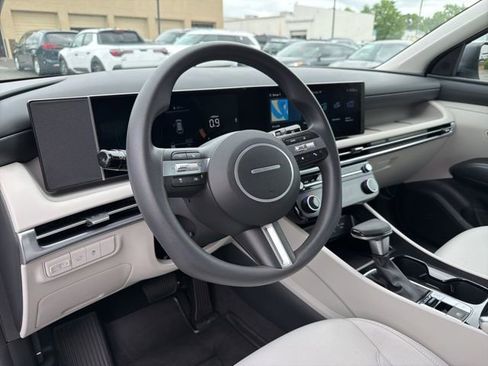 Certified 2025 Hyundai Tucson SEL FWD image 10