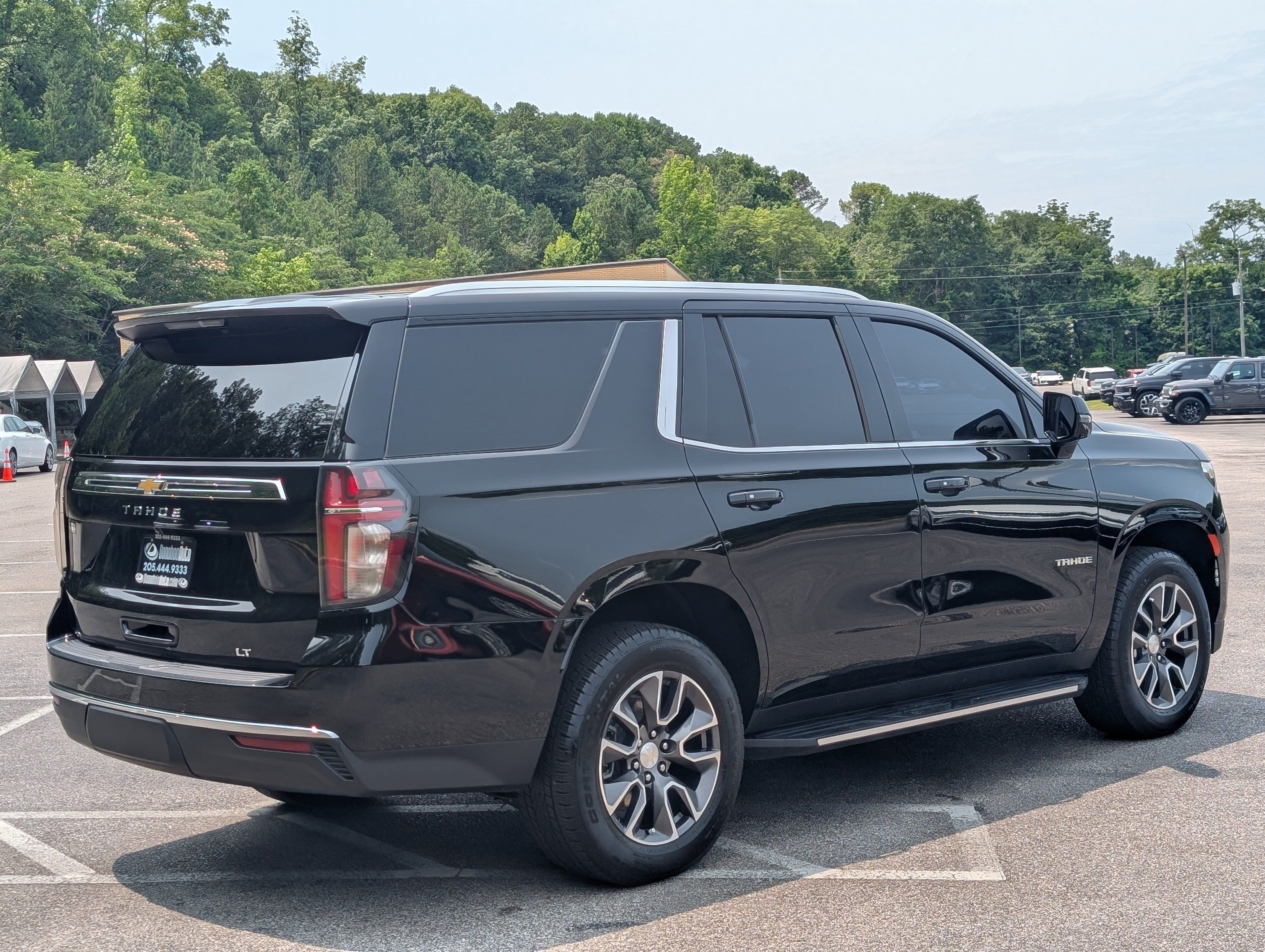 Used 2023 Chevrolet Tahoe LT w/ Luxury Package RWD image 9