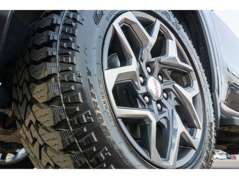 Used 2023 GMC Sierra 1500 SLT w/ SLT Convenience Package image 9