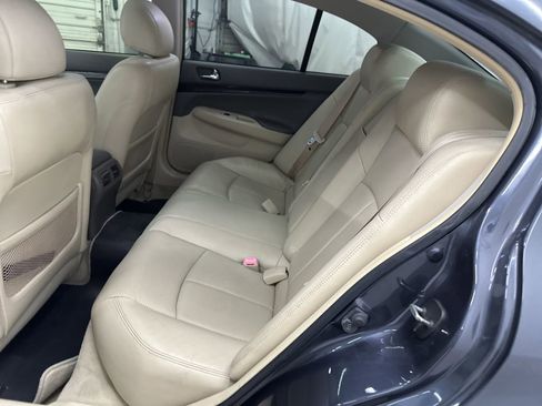 Used 2011 INFINITI G37 Journey w/ Premium Pkg image 23