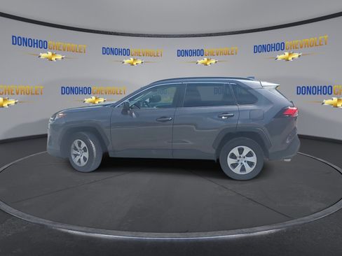 Used 2019 Toyota RAV4 LE FWD image 9