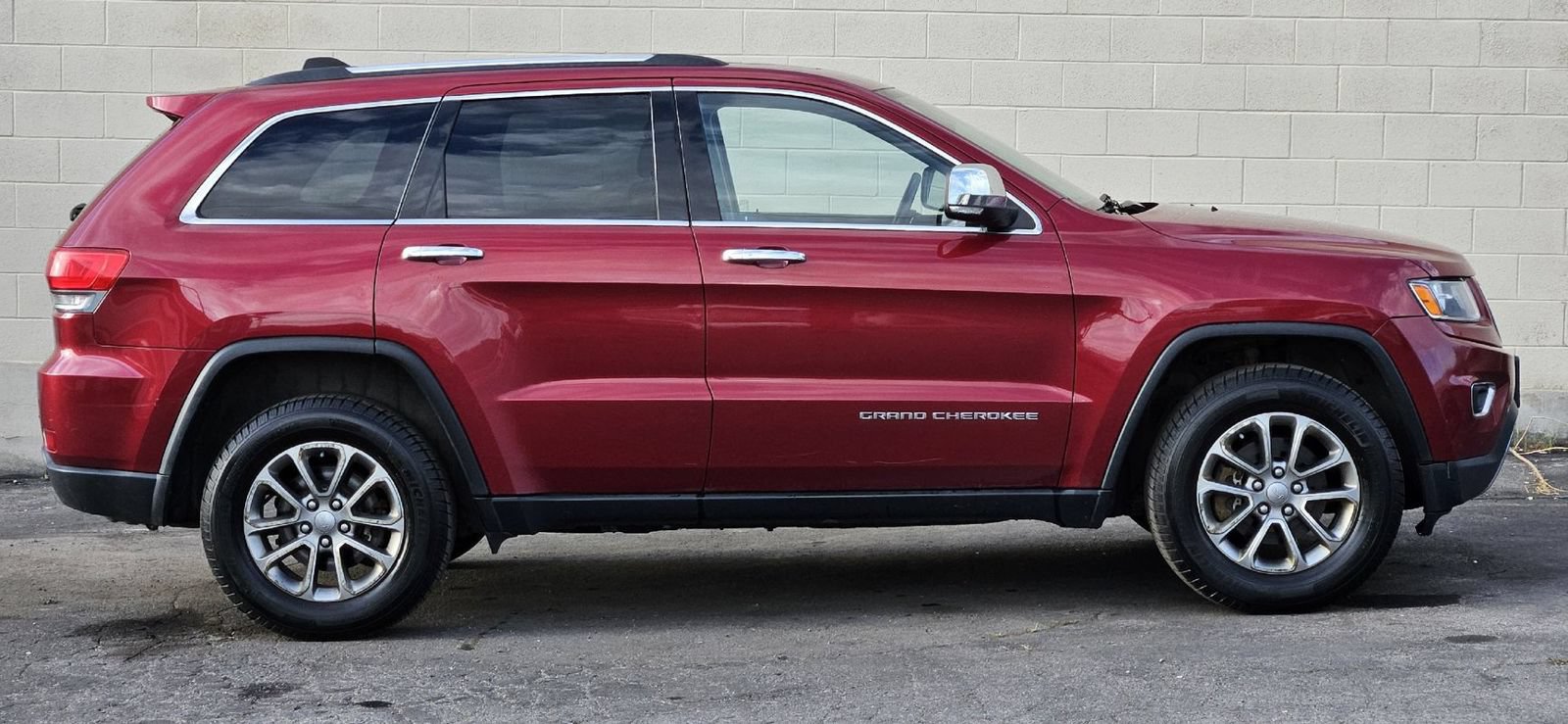 Used 2014 Jeep Grand Cherokee Limited AWD/4WD image 6