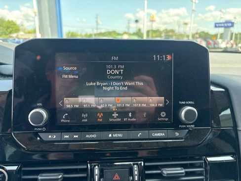 Used 2022 Nissan Pathfinder SV w/ SV Premium Package AWD/4WD image 19