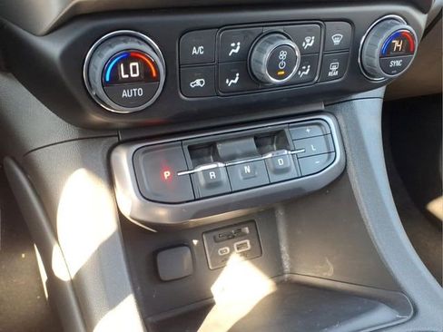 Certified 2023 GMC Acadia AT4 w/ Preferred Package AWD/4WD image 18