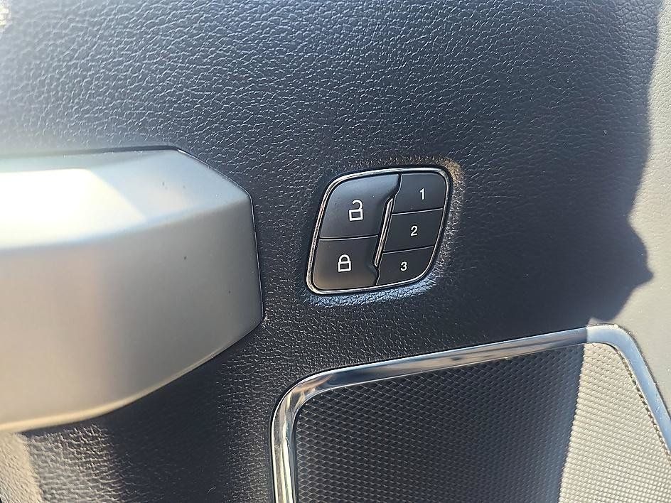 Used 2020 Ford F150 Lariat AWD/4WD image 12