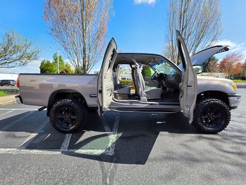 Used 2000 Toyota Tundra SR5 image 24