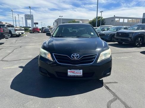 Used 2011 Toyota Camry LE FWD image 4